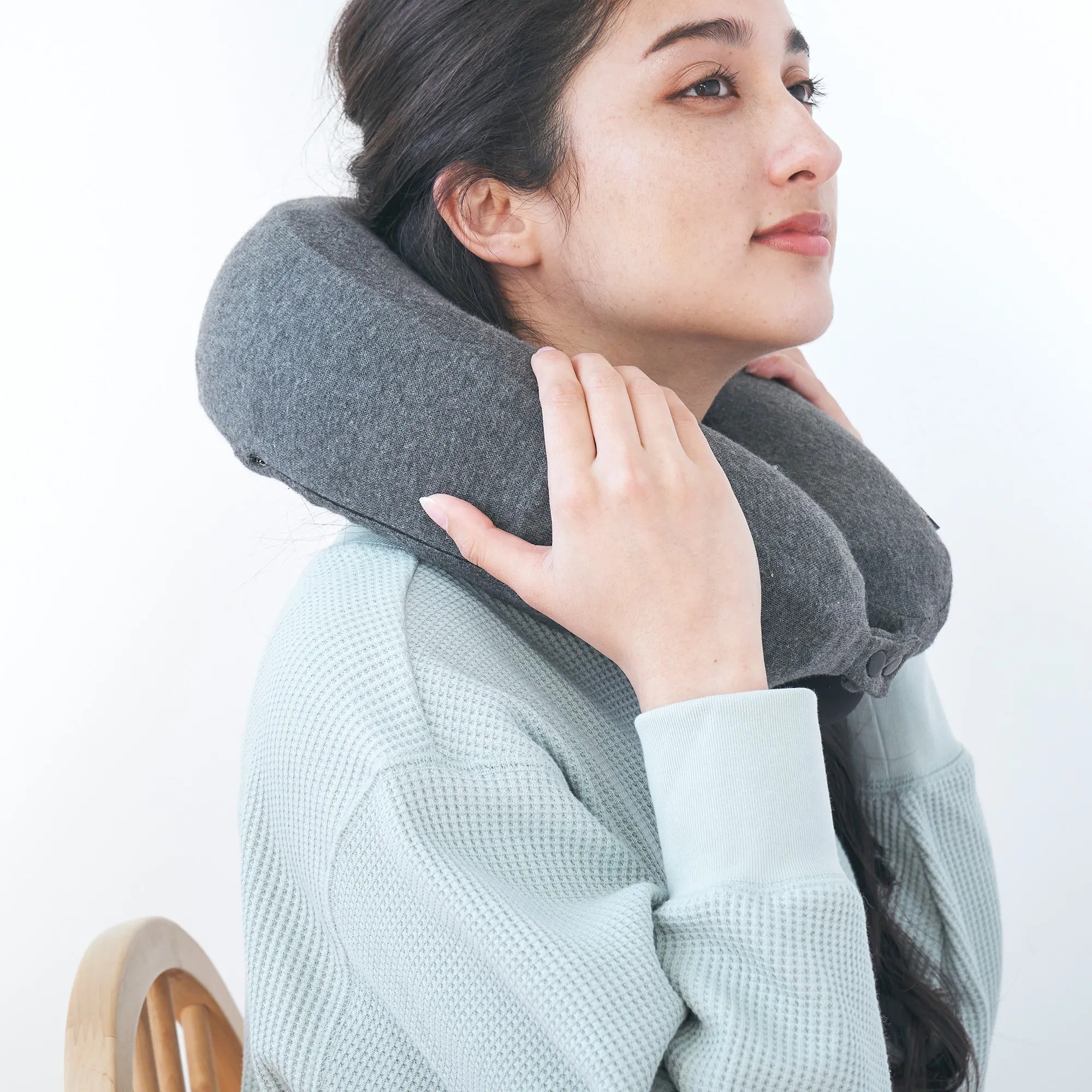 Synca NekMo Travel Pillow with Relaxing Massage